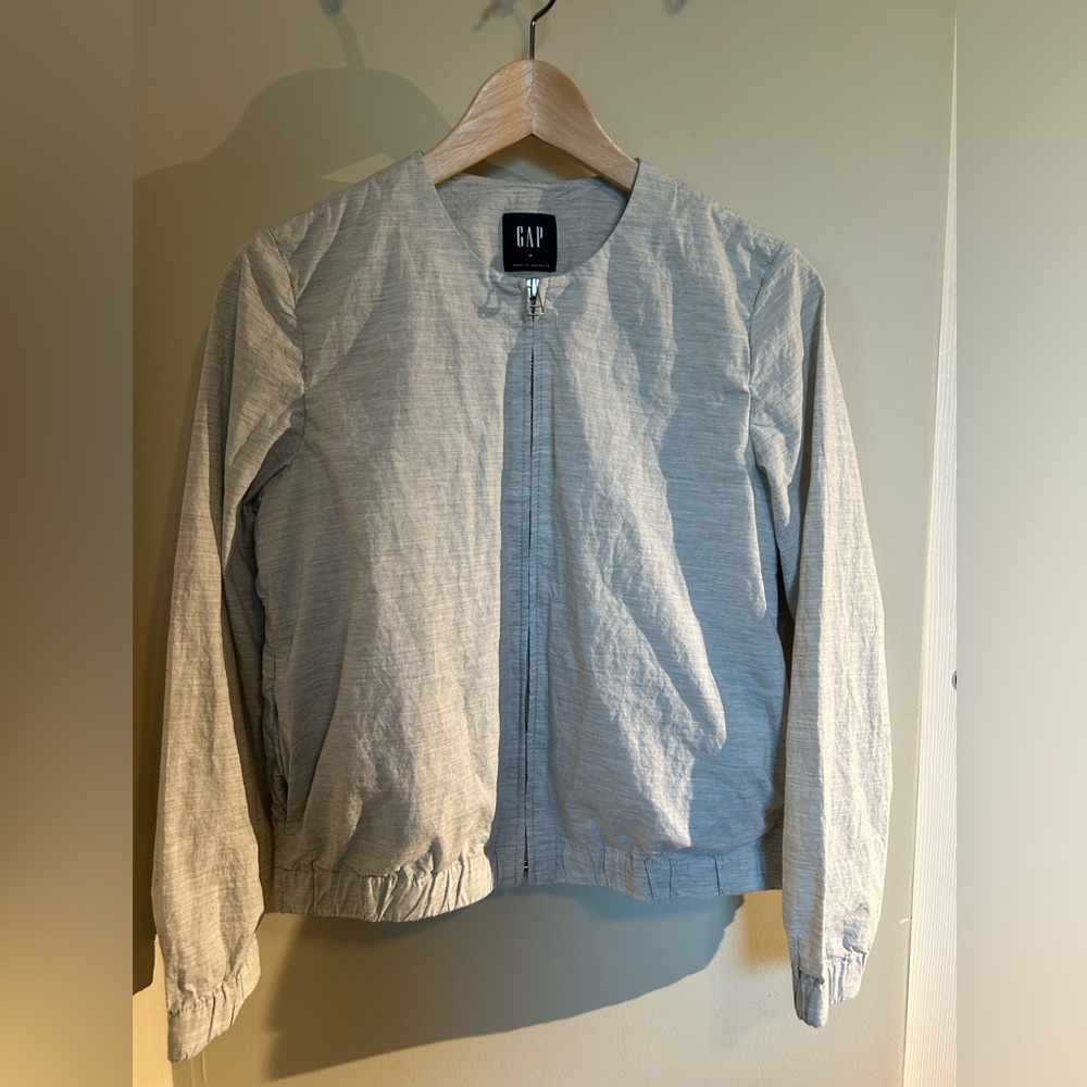 Like new ✨GAP lightweight cotton jacket